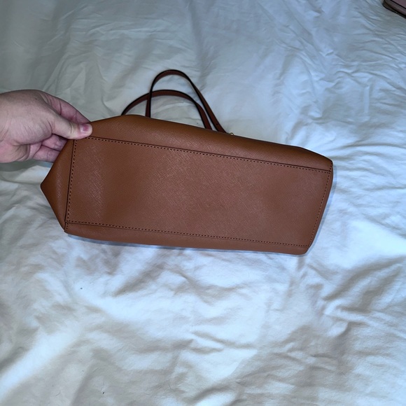 Tory Burch - Robinson Tote and Robinson Continental Zip Wallet - Picture 4 of 12